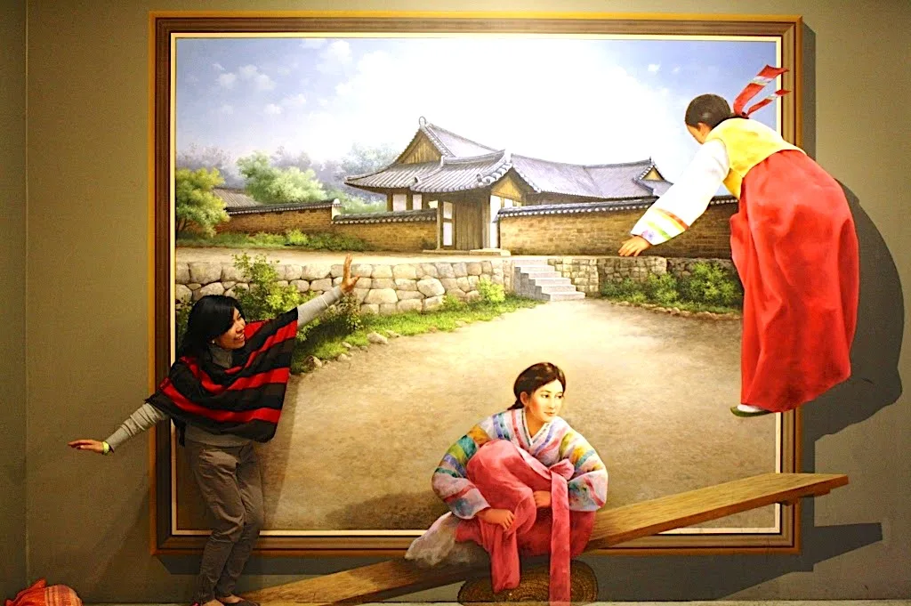 The Trick-Eye Museum in Seoul: Fun Photo Sessions