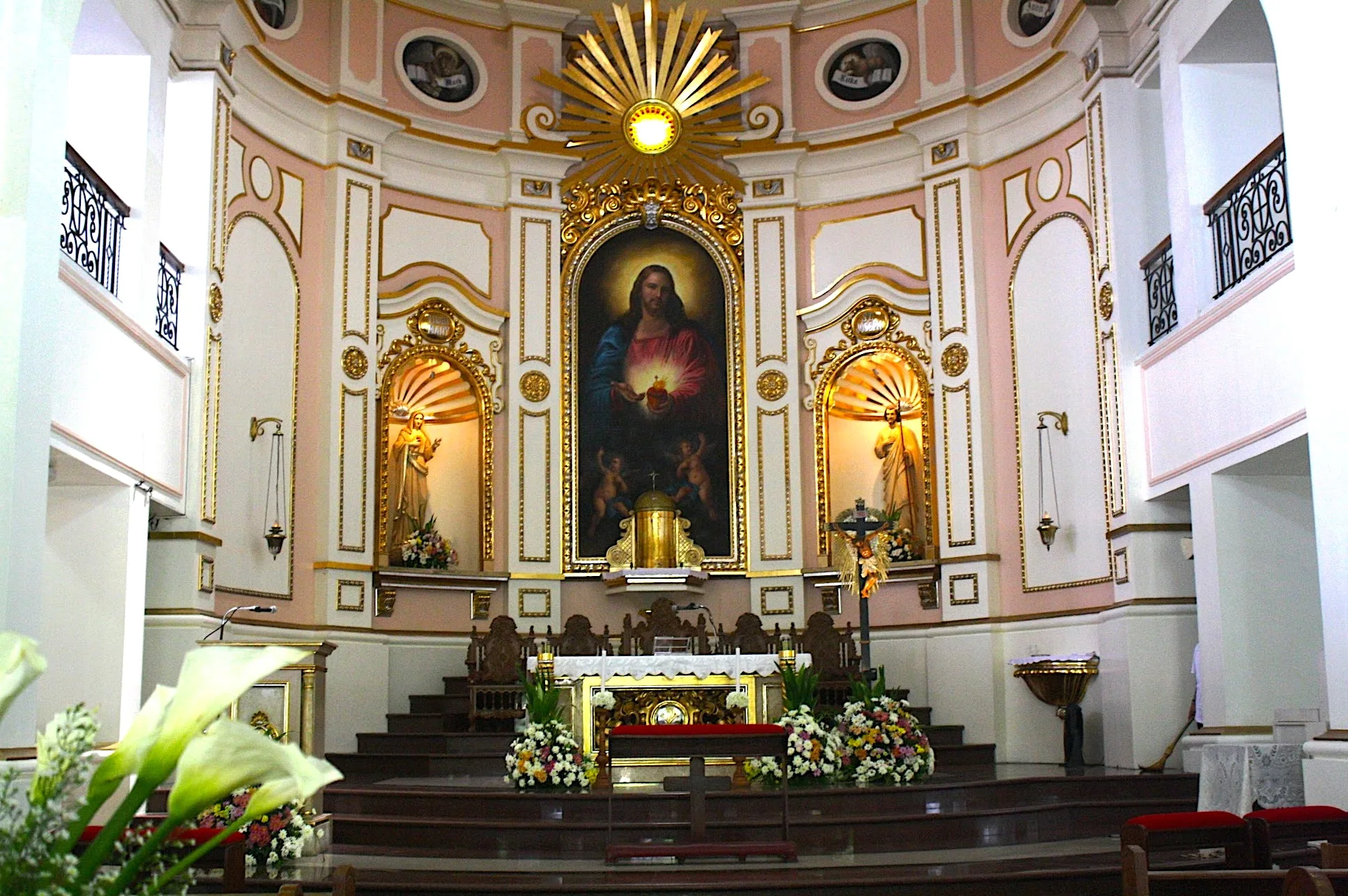 Visiting 5 Pilgrim Churches in Metro Manila