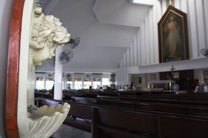 Cherubim and the view of the altar.