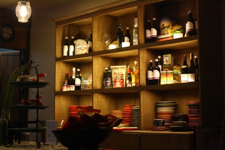 Cute shelf.