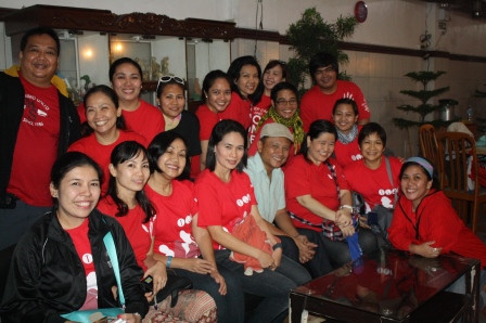 The team with broadcast journalist Howie Severino.