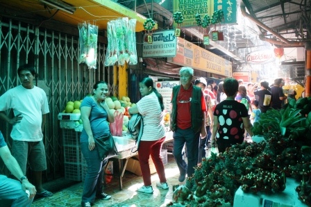 Fruit stands fill Carvajal St.
