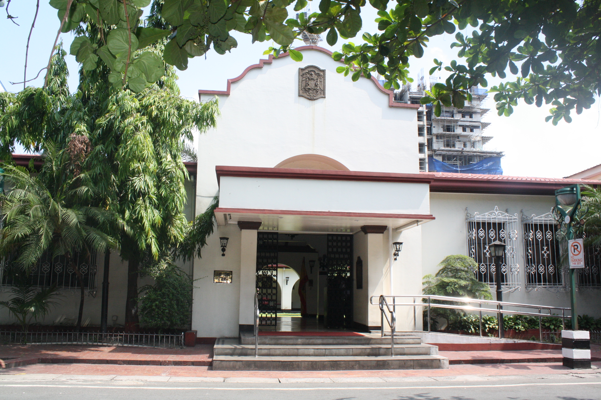 The club's quaint building along Kalaw Ave.