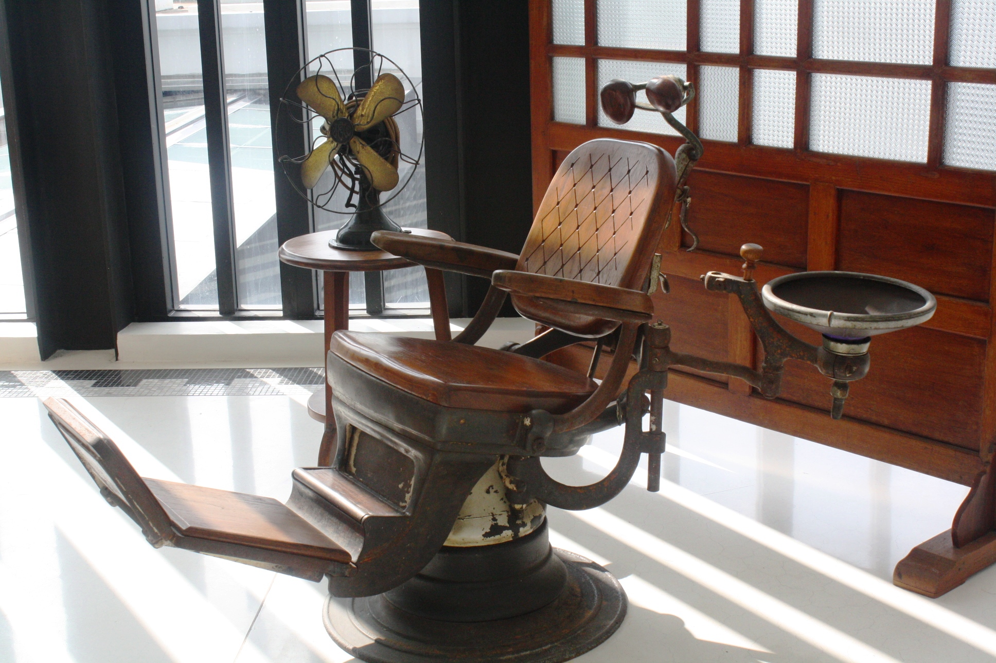 An old dentist chair. Classic!