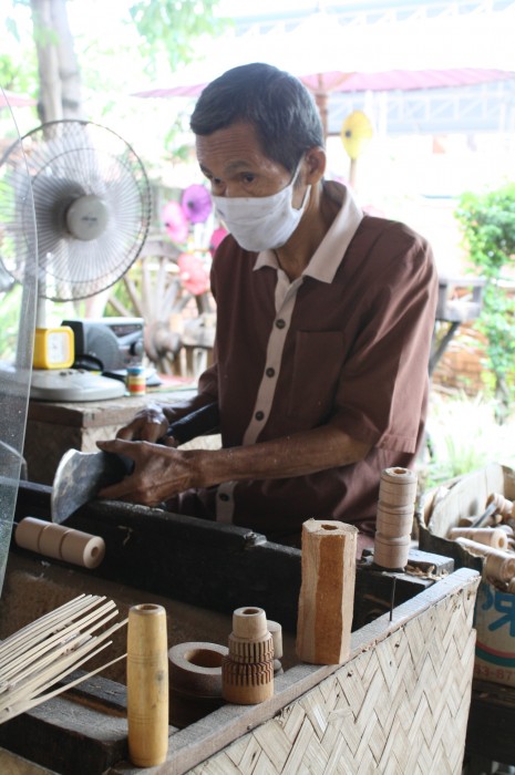 First step in making the umbrella.
