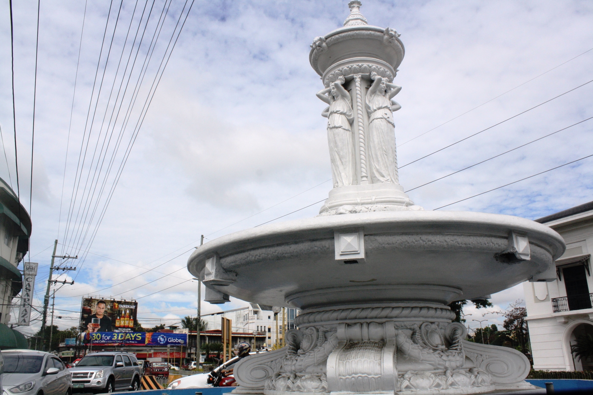 The fountain in front of the Provincial Capitol Building.