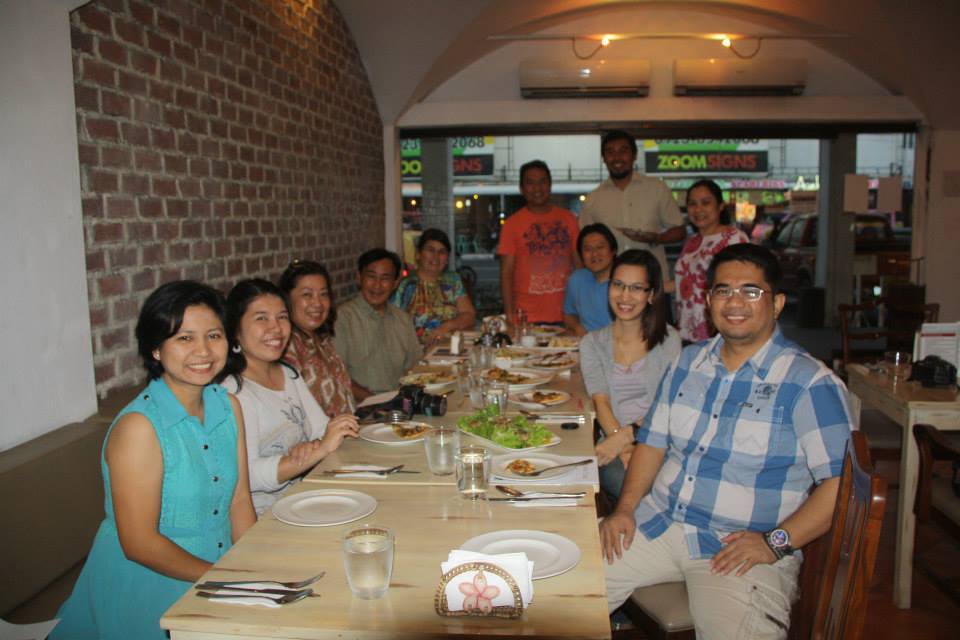 The Negrense Blogging Society, Inc. (NBSI) members with Monsignor Gaston (4th from left) and Mrs. Ina Gaston (5th from left). Photo courtesy of Jojo Vito.