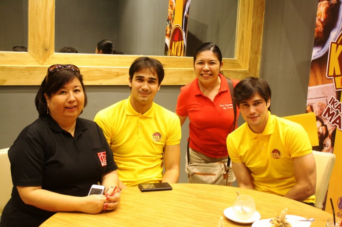 Me (the one in red) with Maricar Dabao and the Younghusbands.