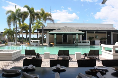 Just outside the restaurant is the infinity pool.
