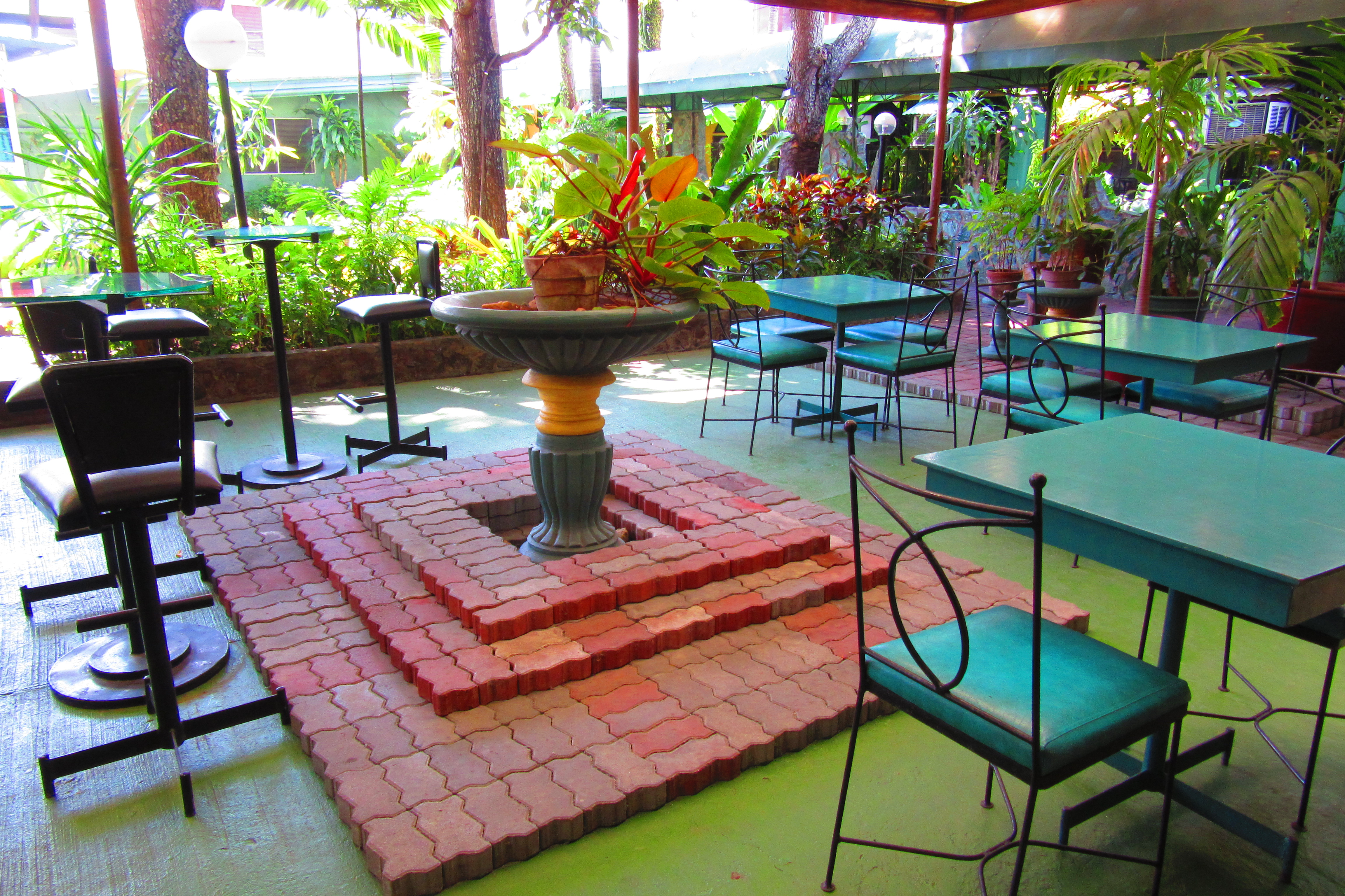 You can dine al fresco, too.