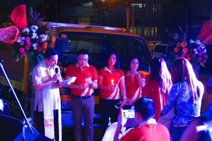 CIC Vice-President Johnny T. Tajanlangit (2nd from left) lead the CIC team during the inauguration of the new truck.