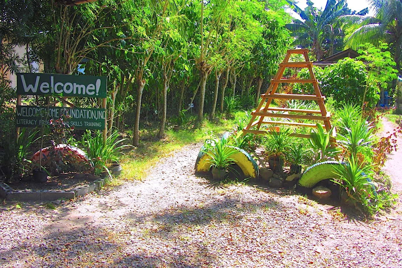 Welcome Home Natural Garden Cafe: Supporting the Deaf Community