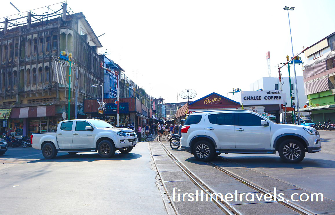 Maeklong Railway Market